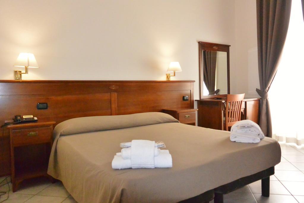 Hotel Trentina Мілан Екстер'єр фото